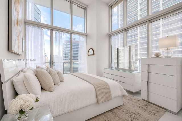 475 Brickell Avenue 2813, Miami, FL 33131
