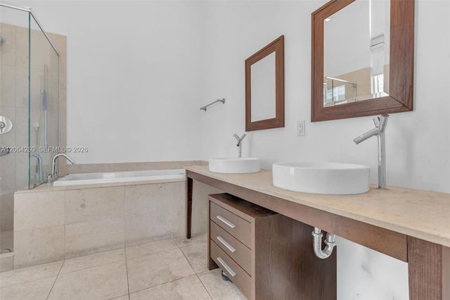 475 Brickell Avenue 2813, Miami, FL 33131