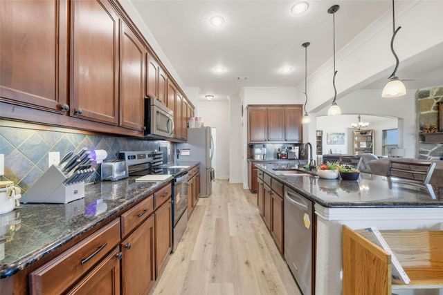 325 Montana Court, New Fairview, TX 76078