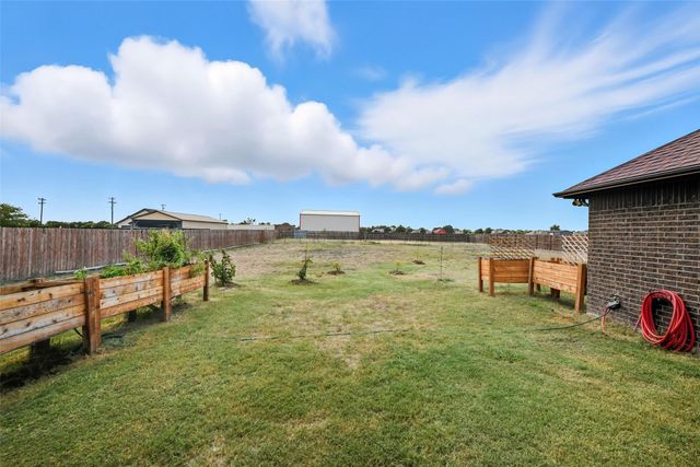 325 Montana Court, New Fairview, TX 76078