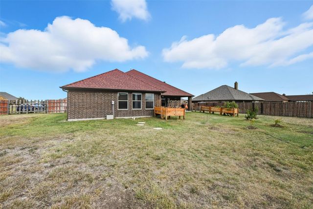 325 Montana Court, New Fairview, TX 76078