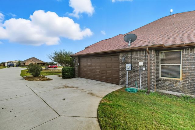 325 Montana Court, New Fairview, TX 76078