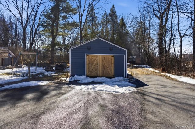 2151 State Route 52, Pine Bush, NY 12566