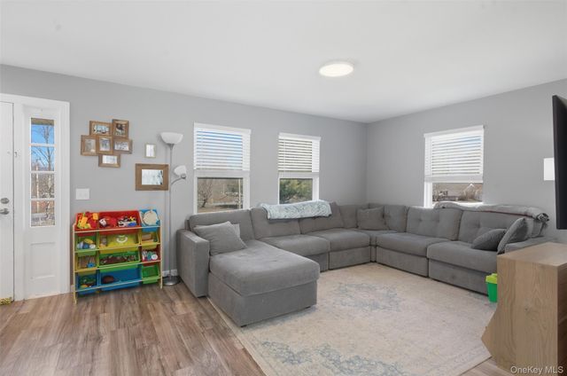 2151 State Route 52, Pine Bush, NY 12566