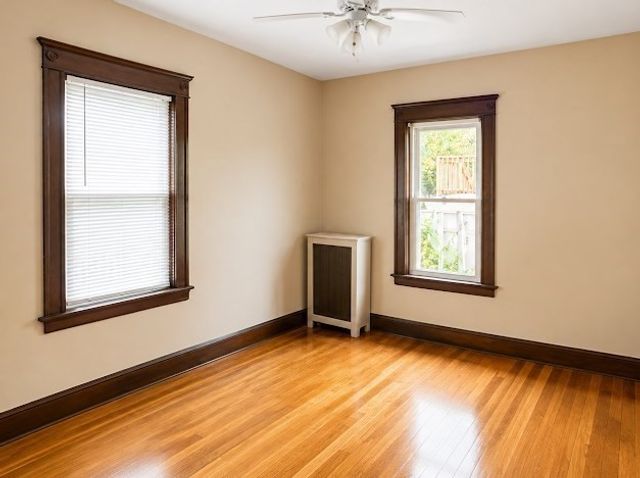 191 W 6th St 2, Lowell, MA 01850