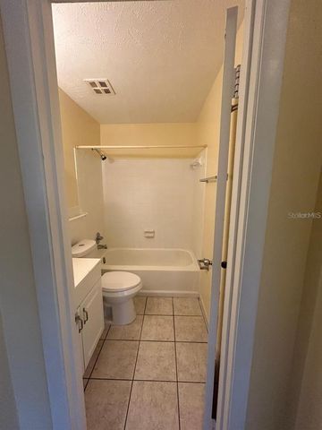 1627 W OAK RIDGE ROAD D, Orlando, FL 32809