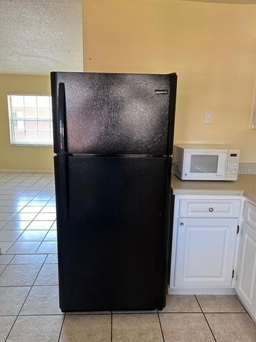 1627 W OAK RIDGE ROAD D, Orlando, FL 32809