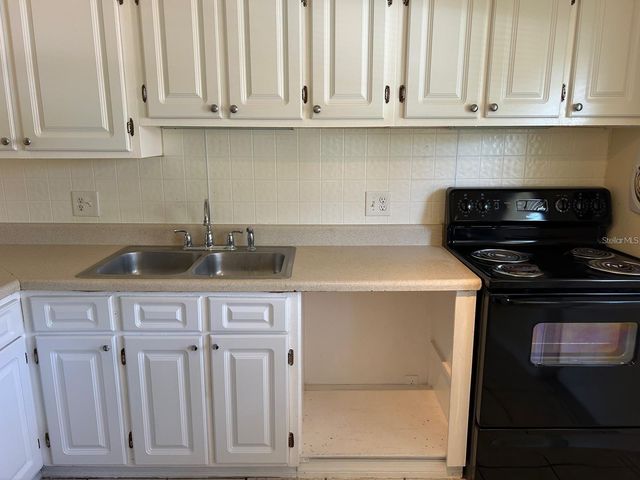 1627 W OAK RIDGE ROAD D, Orlando, FL 32809