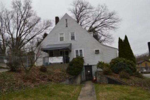 53 Oak Spring Road, South Strabane, PA 15301