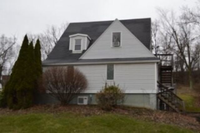 53 Oak Spring Road, South Strabane, PA 15301