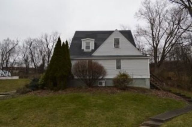 53 Oak Spring Road, South Strabane, PA 15301