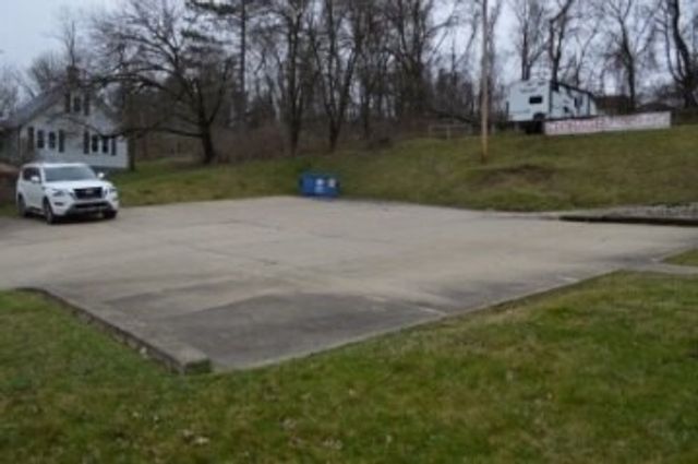 53 Oak Spring Road, South Strabane, PA 15301