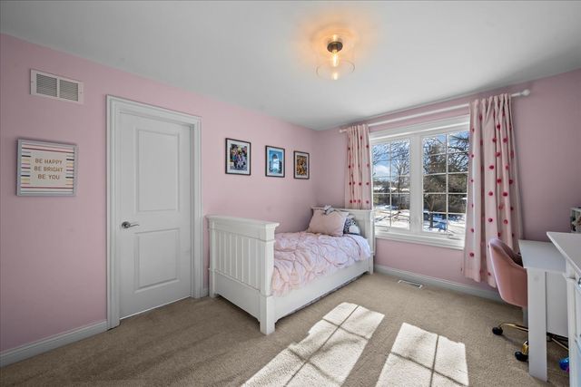 995 Harvard Court, Highland Park, IL 60035