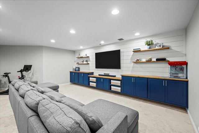 995 Harvard Court, Highland Park, IL 60035