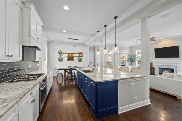 995 Harvard Court, Highland Park, IL 60035