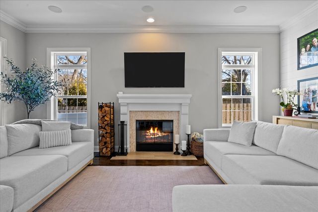 995 Harvard Court, Highland Park, IL 60035