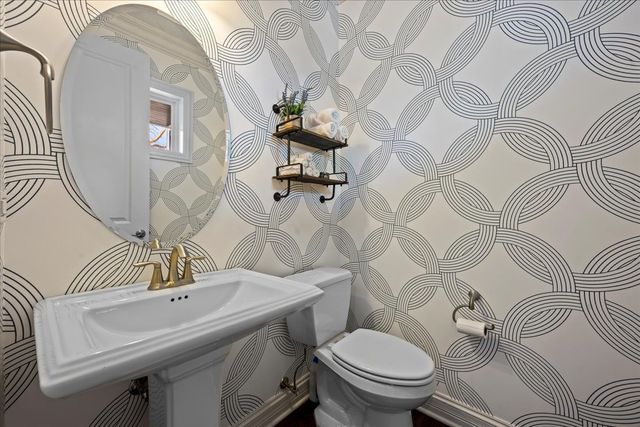 995 Harvard Court, Highland Park, IL 60035