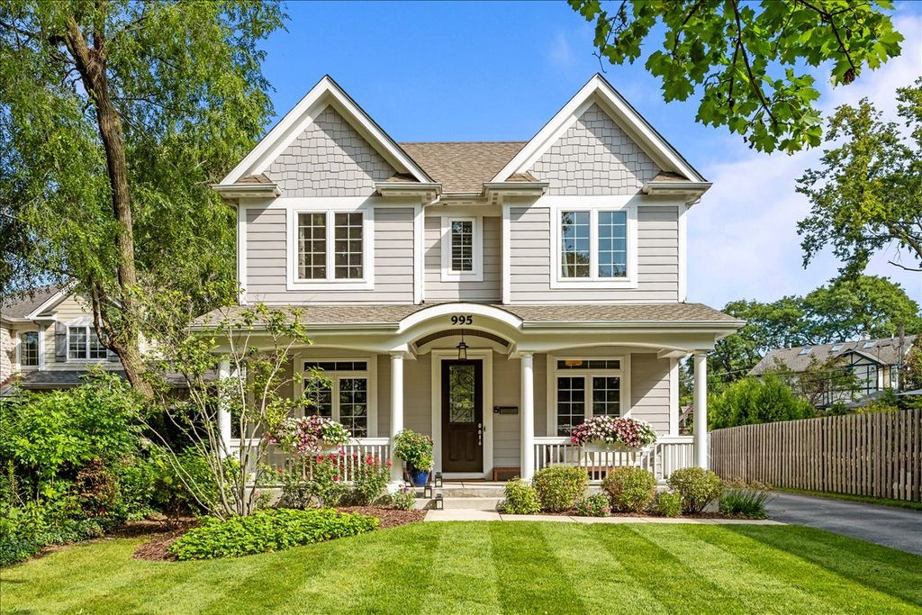 995 Harvard Court, Highland Park, IL 60035