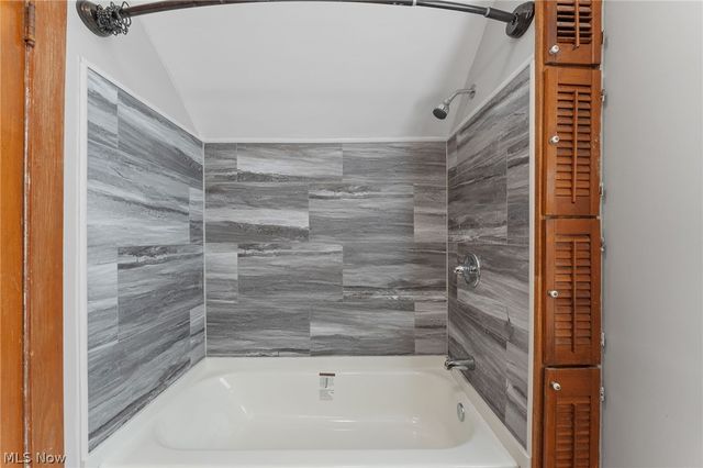 3237 State Street NW, North Canton, OH 44720