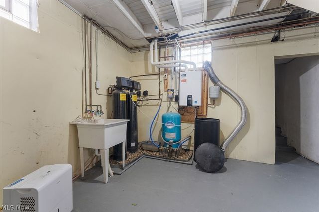 3237 State Street NW, North Canton, OH 44720