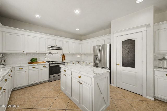 4071 E SUNDANCE Court, Gilbert, AZ 85297