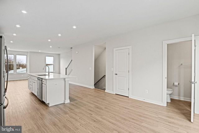 2172 GLACIER RD, Herndon, VA 20170