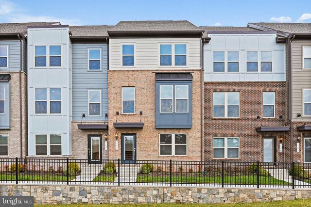 2172 GLACIER RD, Herndon, VA 20170