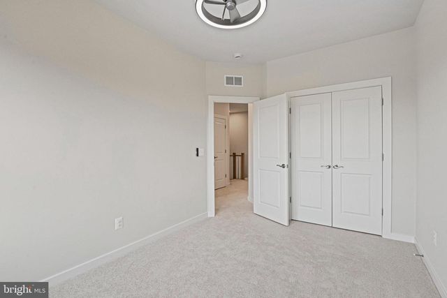 2172 GLACIER RD, Herndon, VA 20170