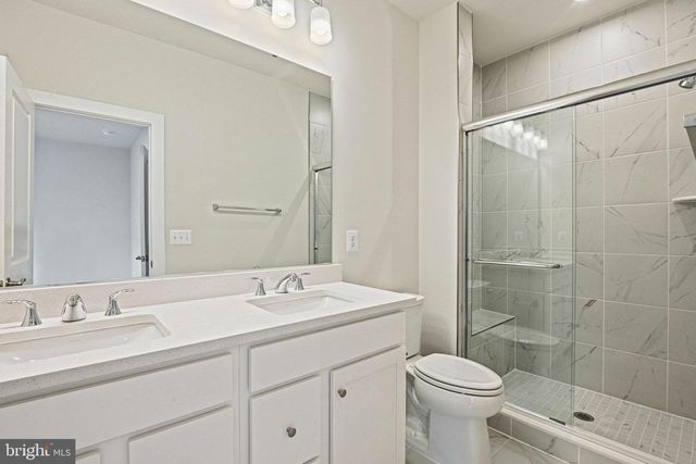 2172 GLACIER RD, Herndon, VA 20170