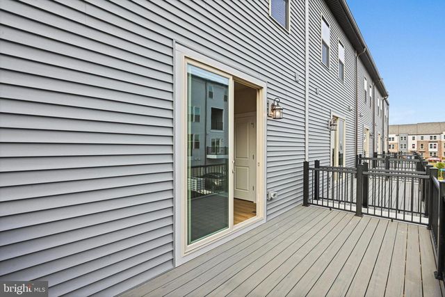 2172 GLACIER RD, Herndon, VA 20170