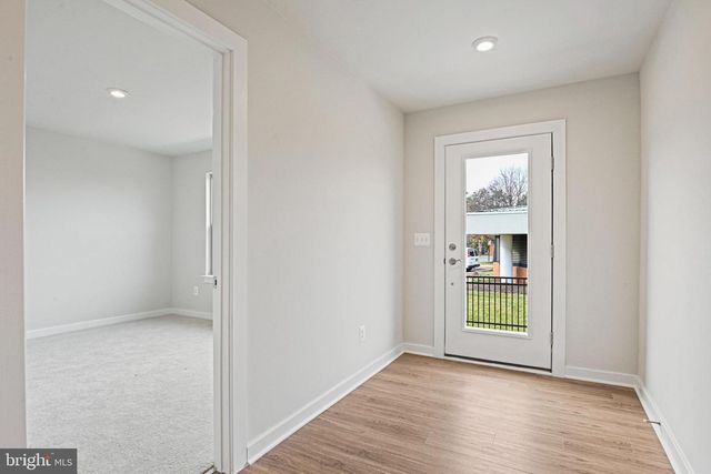 2172 GLACIER RD, Herndon, VA 20170