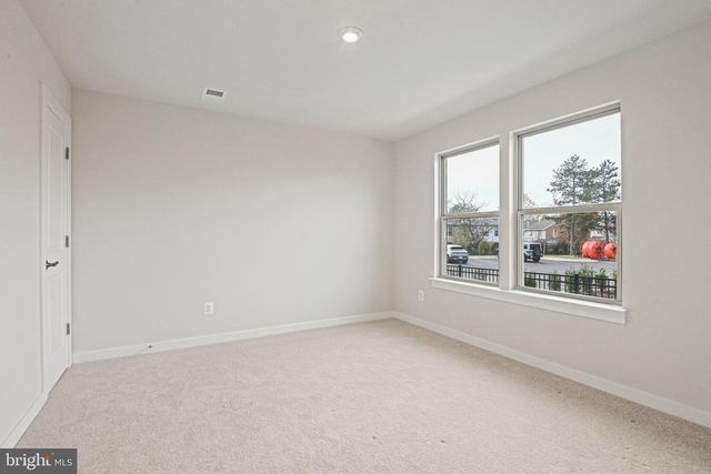 2172 GLACIER RD, Herndon, VA 20170