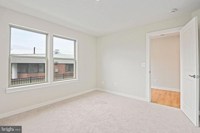 2172 GLACIER RD, Herndon, VA 20170