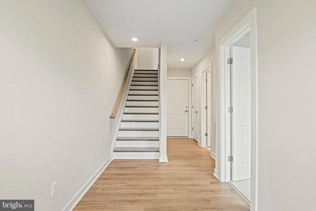 2172 GLACIER RD, Herndon, VA 20170