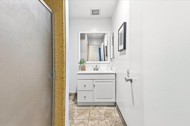 2686 S Whitney Blvd, Rocklin, CA 95677