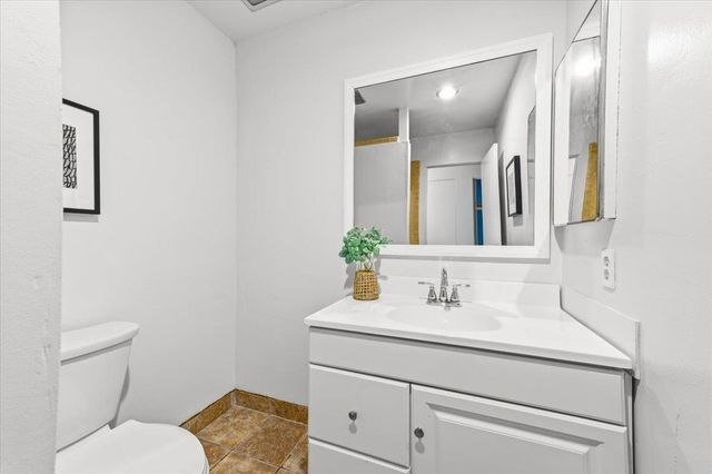 2686 S Whitney Blvd, Rocklin, CA 95677