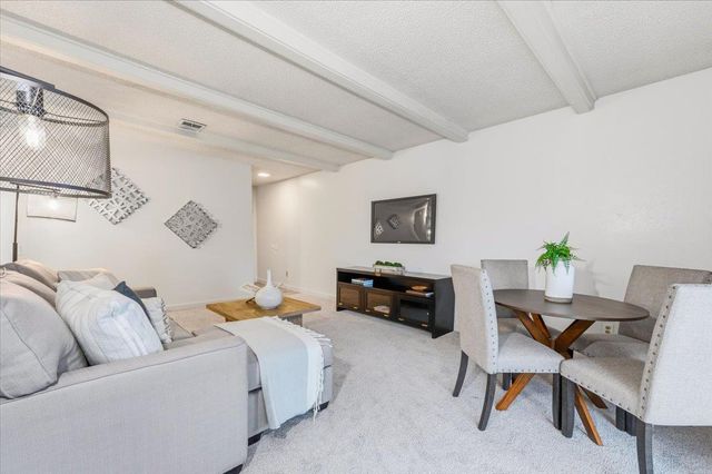 2686 S Whitney Blvd, Rocklin, CA 95677