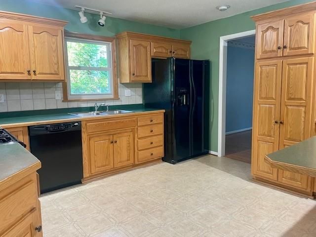 7724 NW Eastside Drive, Weatherby Lake, MO 64152