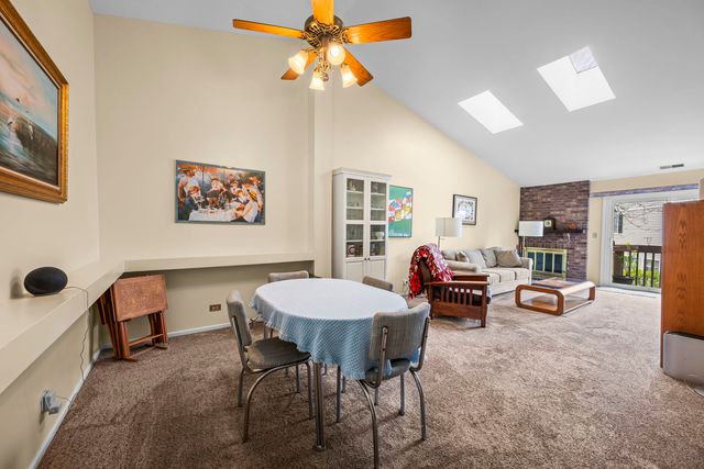 213 Winding Oak Lane, Buffalo Grove, IL 60089