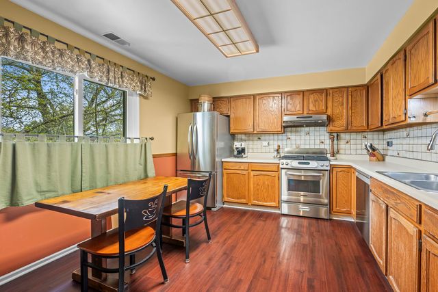 213 Winding Oak Lane, Buffalo Grove, IL 60089