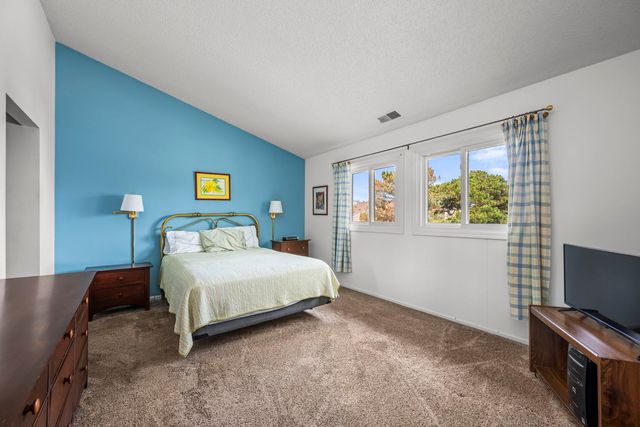 213 Winding Oak Lane, Buffalo Grove, IL 60089