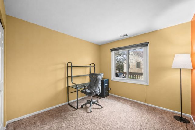 213 Winding Oak Lane, Buffalo Grove, IL 60089