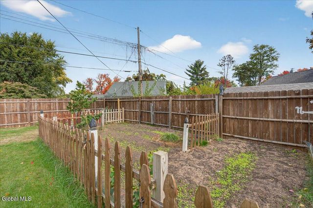 1045 Horvath Street, Rotterdam, NY 12303