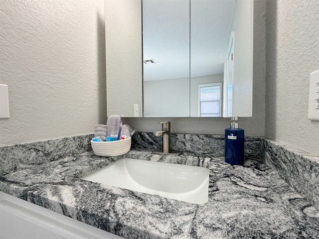 34245 S 527 Road, Cookson, OK 74427