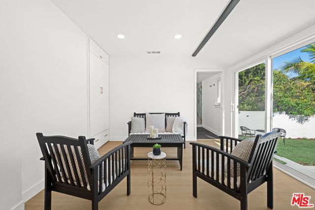 512 W Hillsdale Street, Inglewood, CA 90302