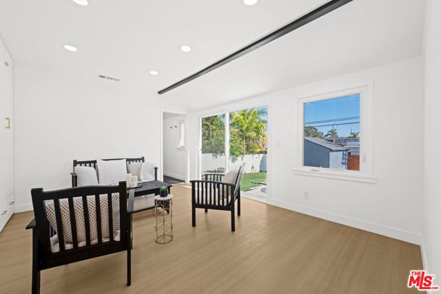 512 W Hillsdale Street, Inglewood, CA 90302