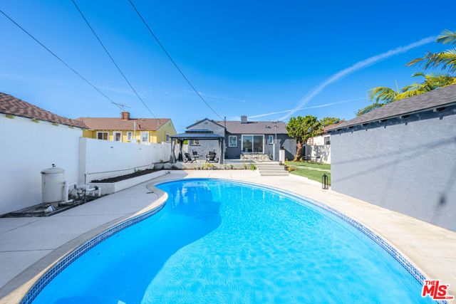 512 W Hillsdale Street, Inglewood, CA 90302