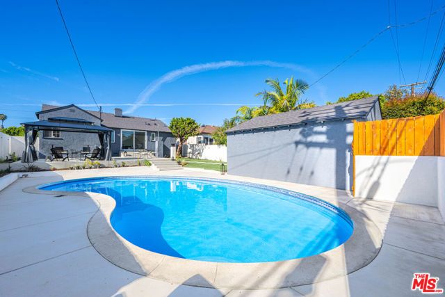 512 W Hillsdale Street, Inglewood, CA 90302