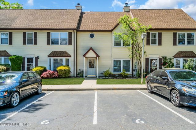 6 Independence Court, Jackson, NJ 08527