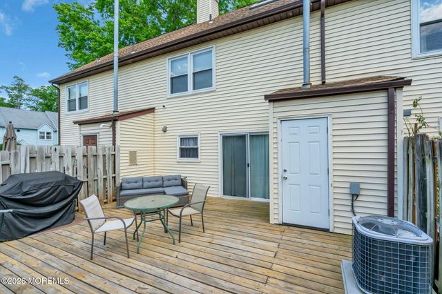 6 Independence Court, Jackson, NJ 08527